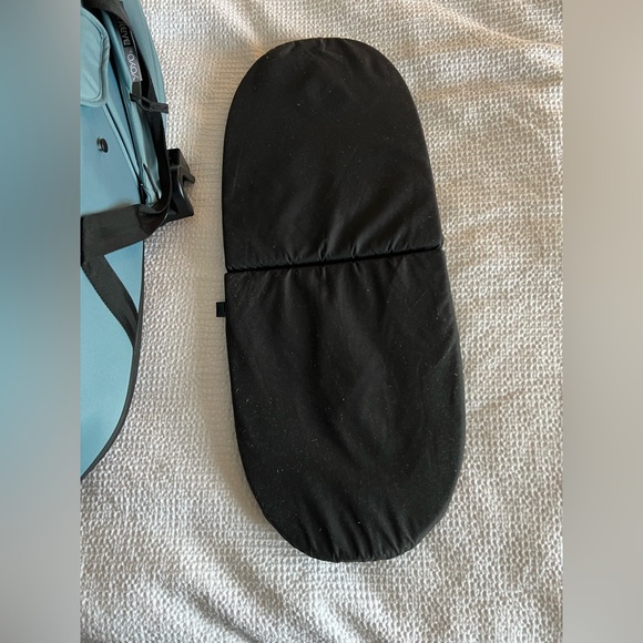 Stokke Babyzen YOYO Bassinet in Aqua - Picture 3 of 12